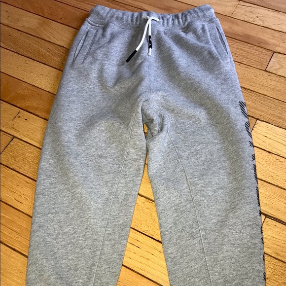 🚫SOLD🚫BURBERRY LOGO SWEATPANTS SZ 8 - Picture 2 of 9
